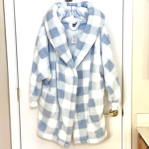 G.I.L.I. Sweaters - NWT G.I.L.I Oversized Sherpa Hoodie